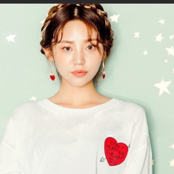 Red Heart Gold Dangle Valentine’s earrings - Picture 2 of 9